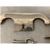 Image 8 : 2 CUFFS: BLANCH MODEL 510 & SMITH & WESSON + 1 TOY GUN