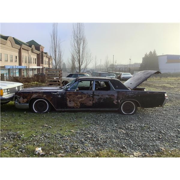 1969 LINCOLN CONTINENTAL, BLACK, 4DRSD, GAS, TMU, VIN 9Y82A849899. *MUST TOW, FOR PARTS OR REPAIR,NO