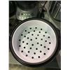 Image 2 : *TESTED WORKING* HAMILTON BEACH RICE COOKER WITH VISIBLE DAMAGE