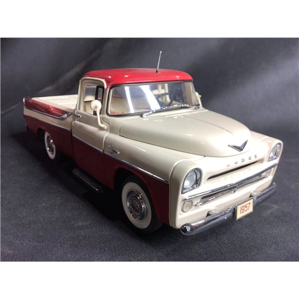 DANBURY MINT 1957 DODGE STEPTSIDE D100 PICKUP  1:24 SCALE WITH COA