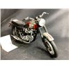 Image 2 : FRANKLIN MINT PRECISION MODELS 1969 TRIUMPH BONNEVILLE MOTORCYCLE  1:10 SCALE WITH COA