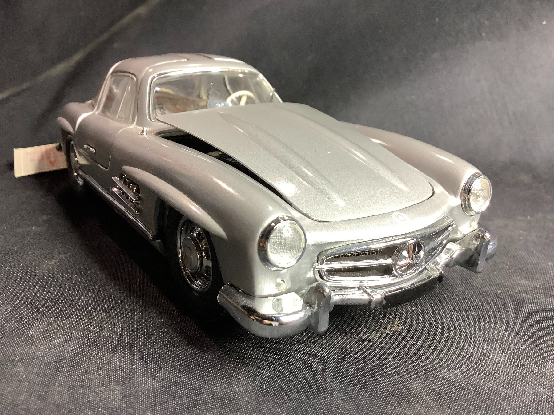 Franklin Mint - Mercedes Benz 300 SL Gullwing de 1954 Franklin Mint - Mercedes Benz 300 SL Gullwing de 1954