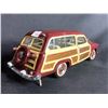 Image 2 : FRANKLIN MINT PRECISION MODELS THE 1949 FORD WOODY WAGON  1:24 SCALE WITH COA