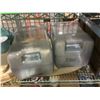 Image 3 : SHELF LOT OF PORTABLE ICE CUBE TOTES, CUTTING BOARDS, CAST IRON BEAN POT, AND MORE