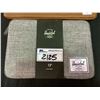 Image 2 : 2 HERSCHEL LAPTOP COVERS : 13" & 15.6"