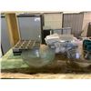 Image 2 : SHELF LOT OF CUPS, GLASS BOWLS, GLASS CONTAINERS, AND MORE
