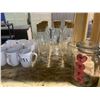 Image 4 : SHELF LOT OF CUPS, GLASS BOWLS, GLASS CONTAINERS, AND MORE