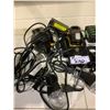 Image 2 : LOT OF ASSORTED ITEMS INCLUDING LIGHTS, DIGITAL MULTIMETER, INFRARED THERMOMETER & MORE