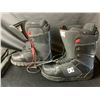 Image 2 : AIRBLASTER GLACIER COLLECTION SNOW PANTS SIZE XL & SIZE 13 DC WINTER BOOTS