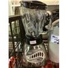 Image 2 : BREVILLE JUICE FOUNTAIN & OSTER BLENDER