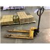 Image 1 : GIANT MOVE PALLET JACK (NARROW FORKS) 45" LONG