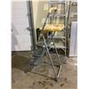 Image 1 : 3 STEP STOOL