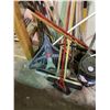 Image 2 : LARGE LOT OF SIDING AND GARDEN TOOLS