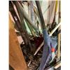 Image 3 : LARGE LOT OF SIDING AND GARDEN TOOLS