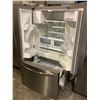 Image 2 : FRIGIDAIRE GALLERY STAINLESS STEEL FRENCH DOOR FRIDGE WITH WATER AND ICE DISPENSER