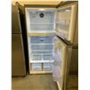 Image 2 : SAMSUNG STAINLESS STEEL TOP BOTTOM FRIDGE MODEL RT18M6213SR