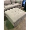 Image 2 : 5 PIECE SECTIONAL SOFA WITH STORAGE OTTOMAN