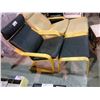 Image 2 : LOUNGE CHAIR WITH FOOT REST