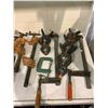 Image 2 : SHELF LOT OF ASSORTED SIZE PIPE CLAMPS & ASSORTED HAND CLAMPS