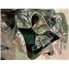 Image 2 : BAG OF CABELAS INSTINCT MENS WINTER CAMO JACKET SIZE L, FISHING GEAR & CAMO HATS