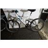 Image 1 : WHITE NEXT BIKE