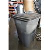 Image 3 : FLIP TOP WATSE BIN WITH WHEELS