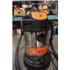 Image 2 : KUBOTA 8 GALLON WET DRY STAINLESS STEEL SHOP VAC WORKING WITH HOSE