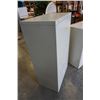 Image 8 : TWO METAL FILING CABINETS - 4 DRAWER AND 3 DRAWER