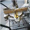 Image 3 : DEWALT COMPOUND MITER SAW