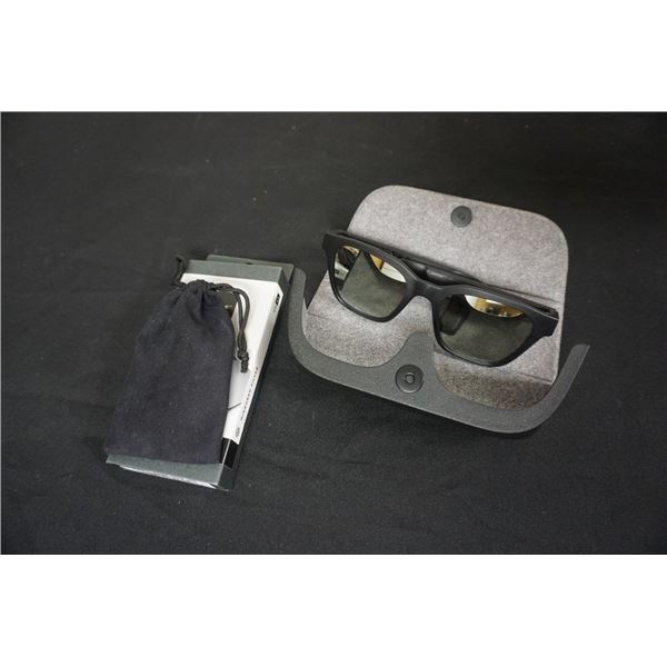 BOSE FRAMES ALTO AUDIO SUNGLASSES - TESTED WORKING W/ CHARGER AND CASE, AND EXTRA LENSE - SCRATCHED 