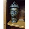 Image 2 : VERY HEAVY BRASS VASE AND HEAVY BRASS HEAD