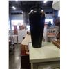 Image 2 : TABLE LAMP AND 2 VASES