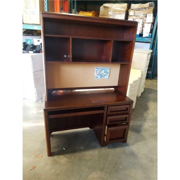 3 DRAWER BROWN DESK WITH PULL OUT TRAY AND GALLERY