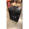 Image 2 : 2 PIECES OF LUGGAGE  LUGGAGE RAIL GUARD AND PROTOCAL
