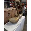 Image 2 : 2 LARGE BRASS SWANS
