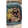 Image 3 : ESTATE JEWELLERY BOX AND CONTENTS