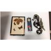 Image 2 : LARGE LOT OF ANTIQUE COLLECTIBLES