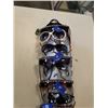 Image 2 : 10 NEW FASHION AND SPORTS SUNGLASSES ON DISPLAY RACK