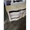 Image 2 : 10 DRAWER LEA FURNITURE DRESSER WITH MIRROR