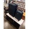 Image 1 : 2 PIECE SWISS GEAR LUGGAGE SET