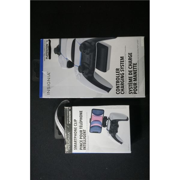 INSIGNIA PLAYSTATION 5 CHARGING SYSTEM WITH SMARTPHONE CLIP