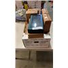 Image 1 : BOX OF GREEN DISPLAY CASES