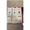 Image 2 : BOX OF NEW BURT'S BEESHAND CREAM AND VICTORIA SECRET FRAGRANCE LOTION