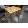 Image 8 : PINE TABLE AND 2 CHAIRS