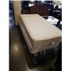 Image 1 : SINGLE SIZE BEAUTYREST CLASSIC MATTRESS AND BOXSPRING