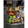 Image 2 : 2 TRAYS OF VINTAGE COLLECTIBLE ITEMS AND FOOD SAVER AND MORE