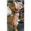 Image 8 : 2 DOG FIGURES