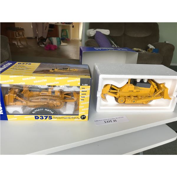 Komat'su die cast model bulldozers (x2)