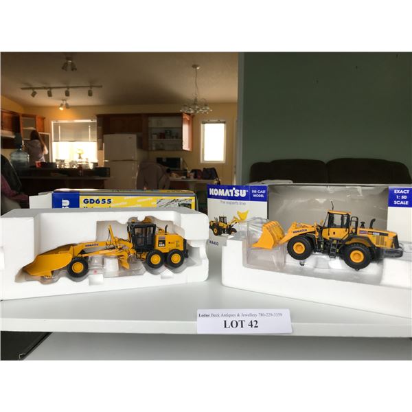Komat'su die cast model motorgrader with snow equipment); Komat'su die cast model