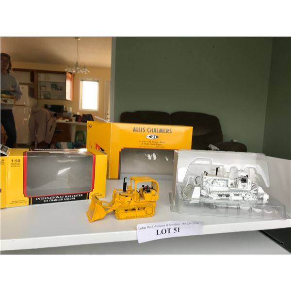 Allis-Chalmers crawler with straight blade and multi-shank ripper; International harvester crawler l